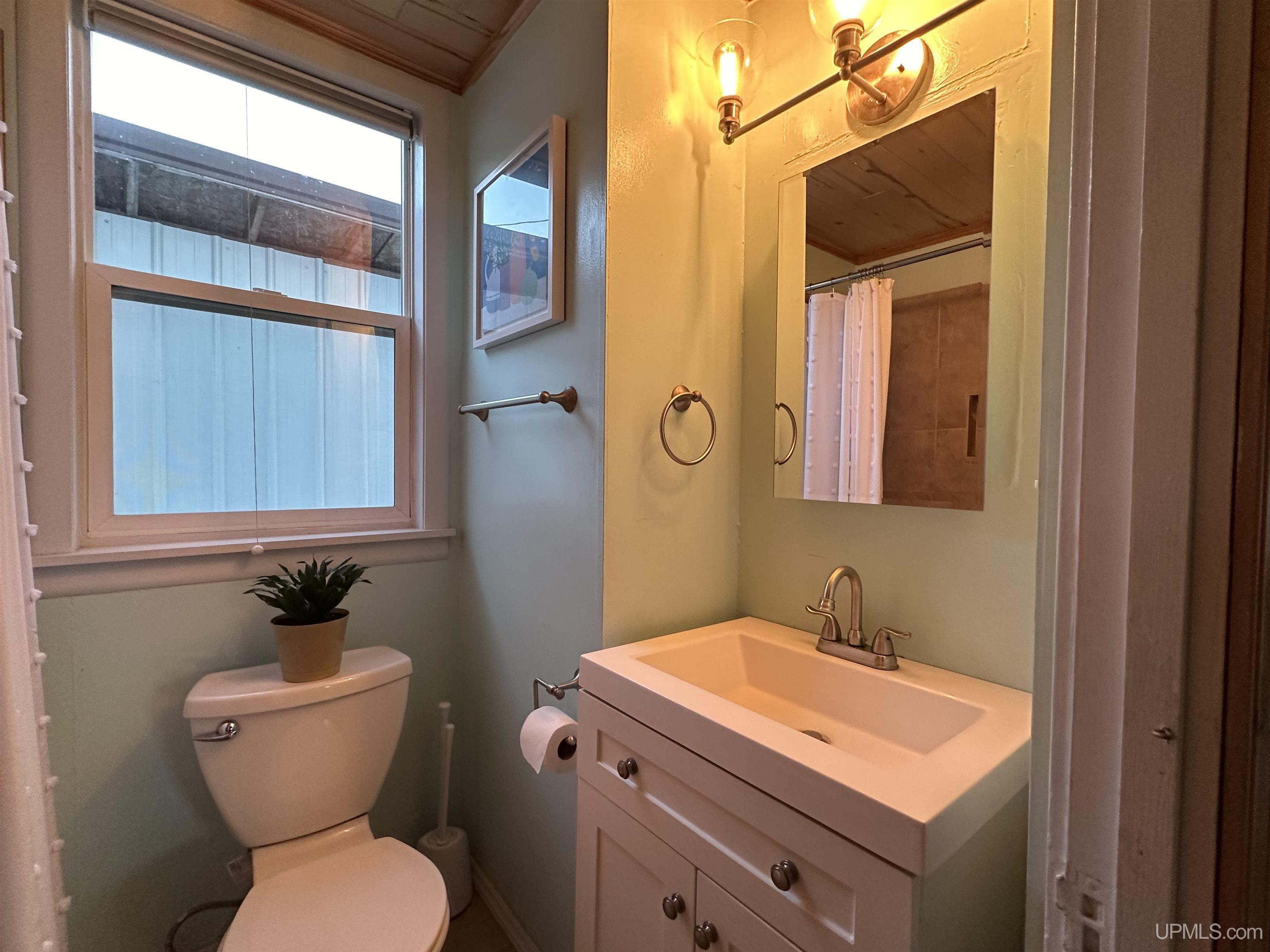 5281 Sunset Road Ironwood, MI 49938 - Photo 22 of 51