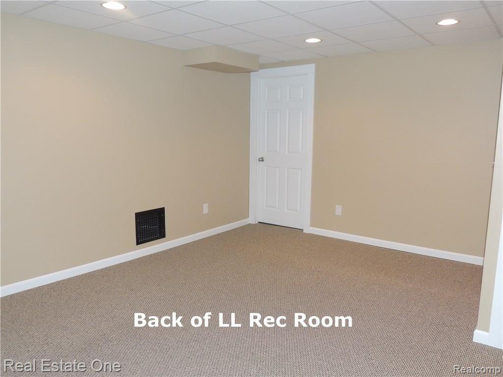 1018 Willow Grove Court, Unit 137 Rochester, MI 48307 - Photo 16 of 32