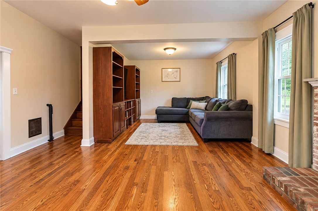 3605 Heidenreich Road Lyons, NY 14489 - Photo 25 of 50 living room