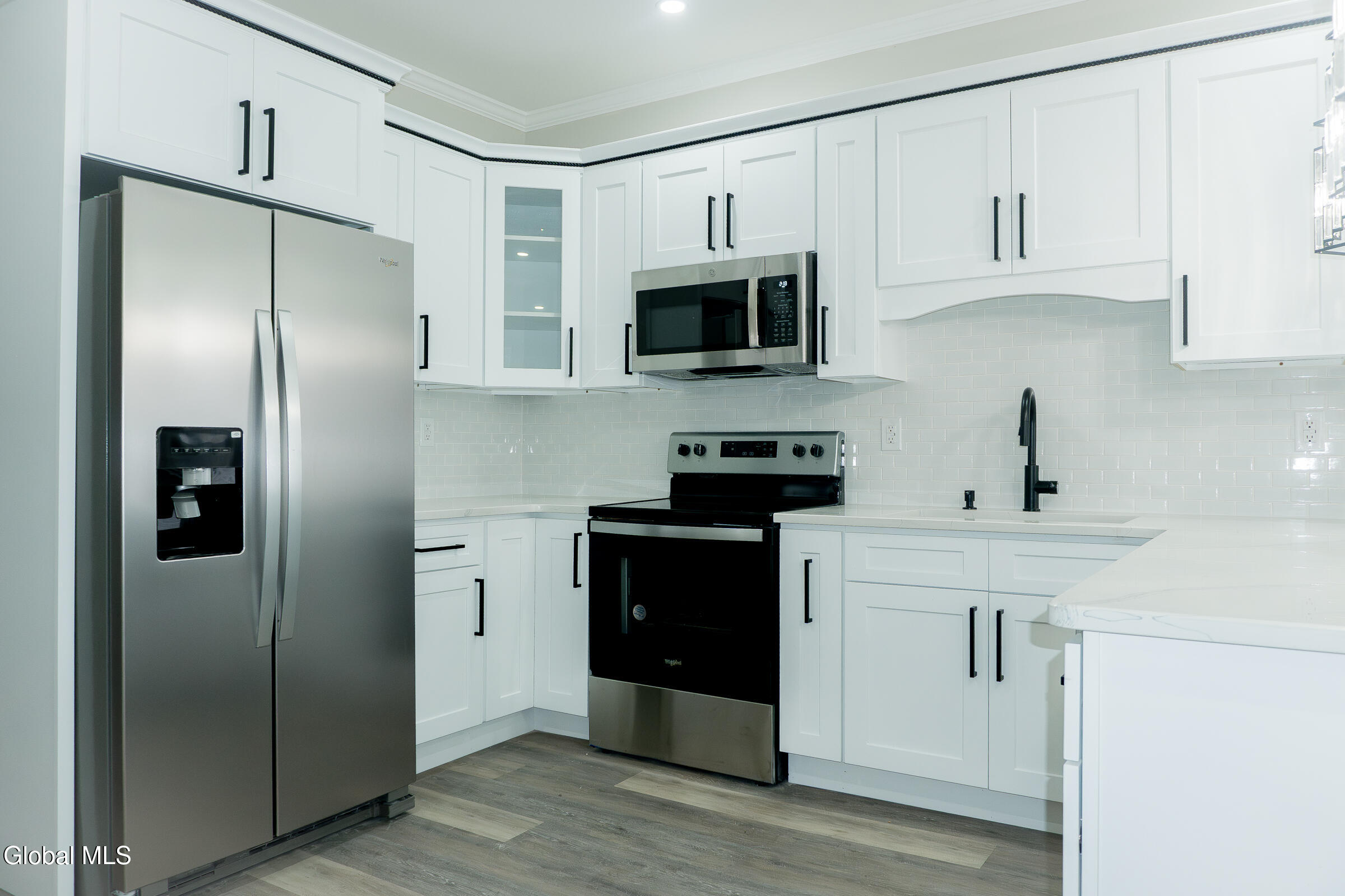 418 3rd Street, Unit 1 Schenectady, NY 12306 - Photo 8 of 30 _DSC2747