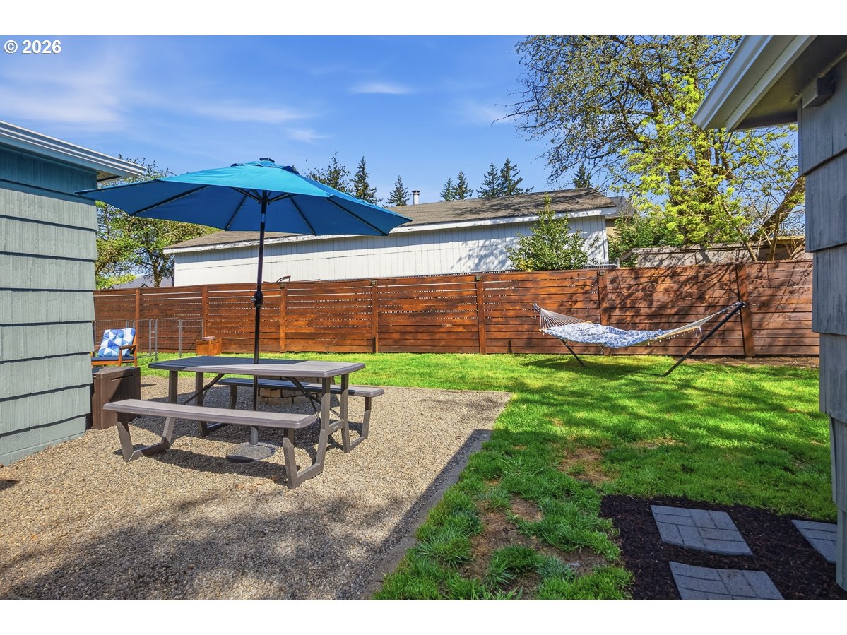 622 Southeast 111th Avenue Portland, OR 97216 - Photo 28 of 34 a view of yard with outdoor seating