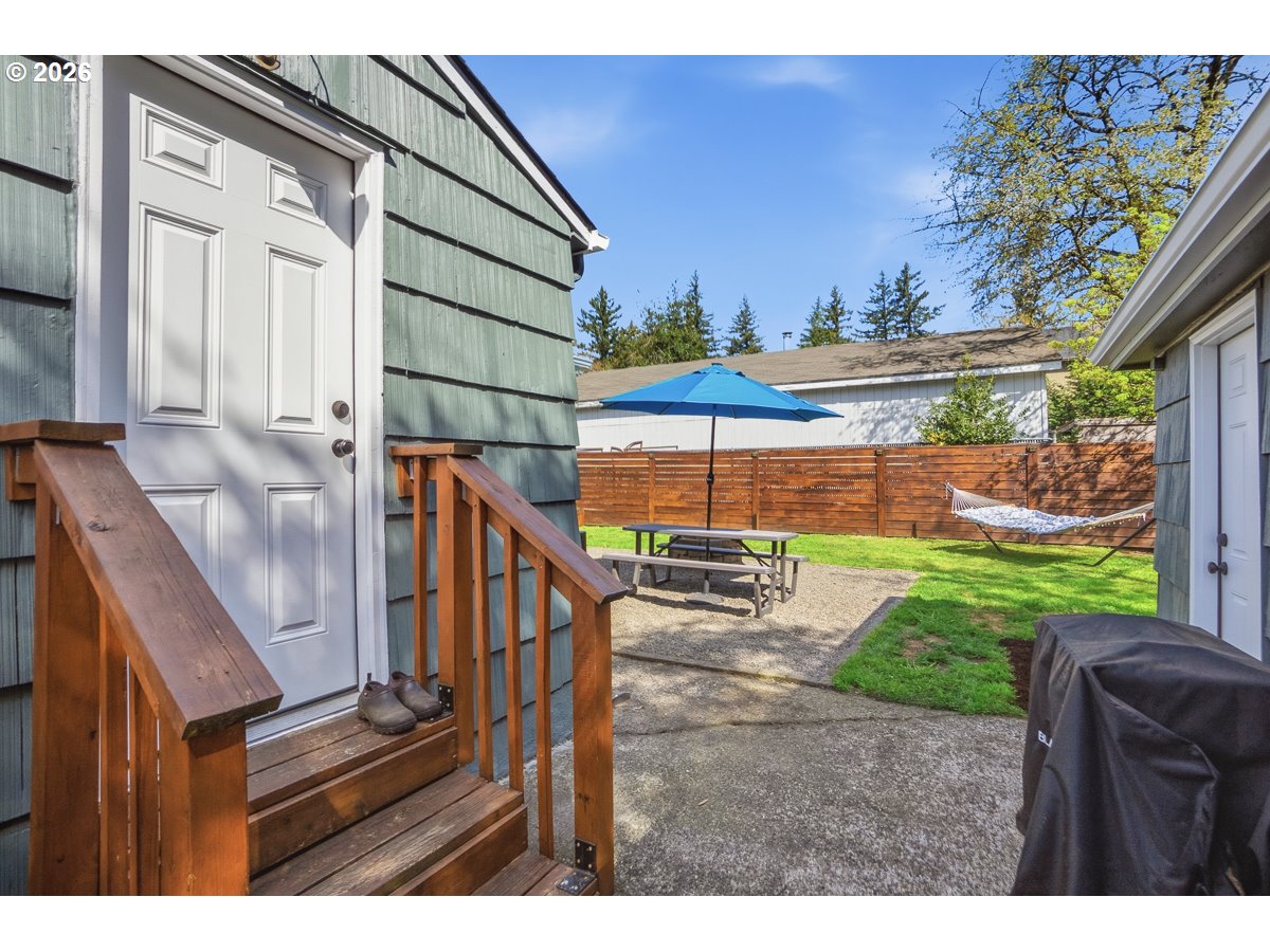 622 Southeast 111th Avenue Portland, OR 97216 - Photo 29 of 34 a view of outdoor space yard and patio