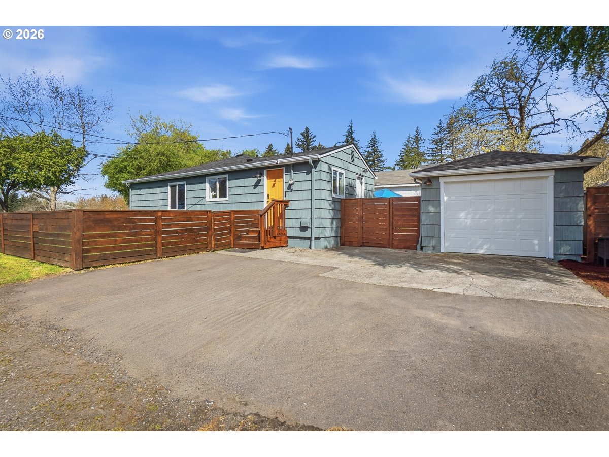 622 Southeast 111th Avenue Portland, OR 97216 - Photo 34 of 34 a view of a house with a outdoor space