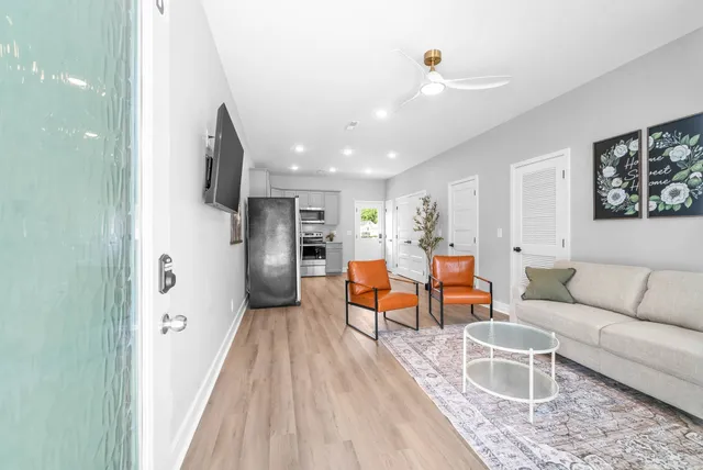 $1,600 | 1113 Crossland Avenue, Unit A, Clarksville, TN 37040