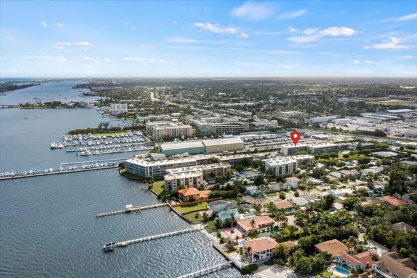 $2,200 | 300 Waterway Drive South, Unit 308, Lantana, FL 33462