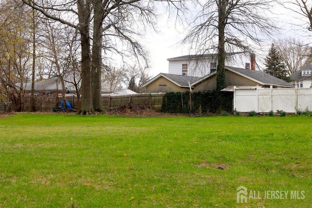 808 King Georges Road Fords, NJ 08863 - Photo 5 of 6