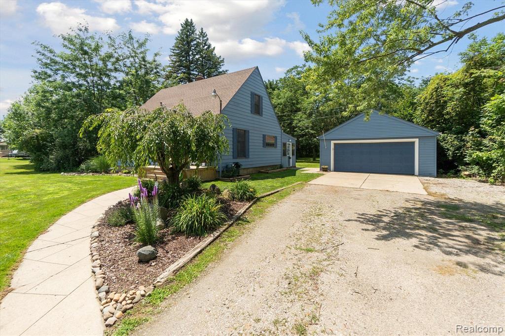 8040 Seymour Road Gaines, MI 48436 - Photo 2 of 26 Gallery Image 2