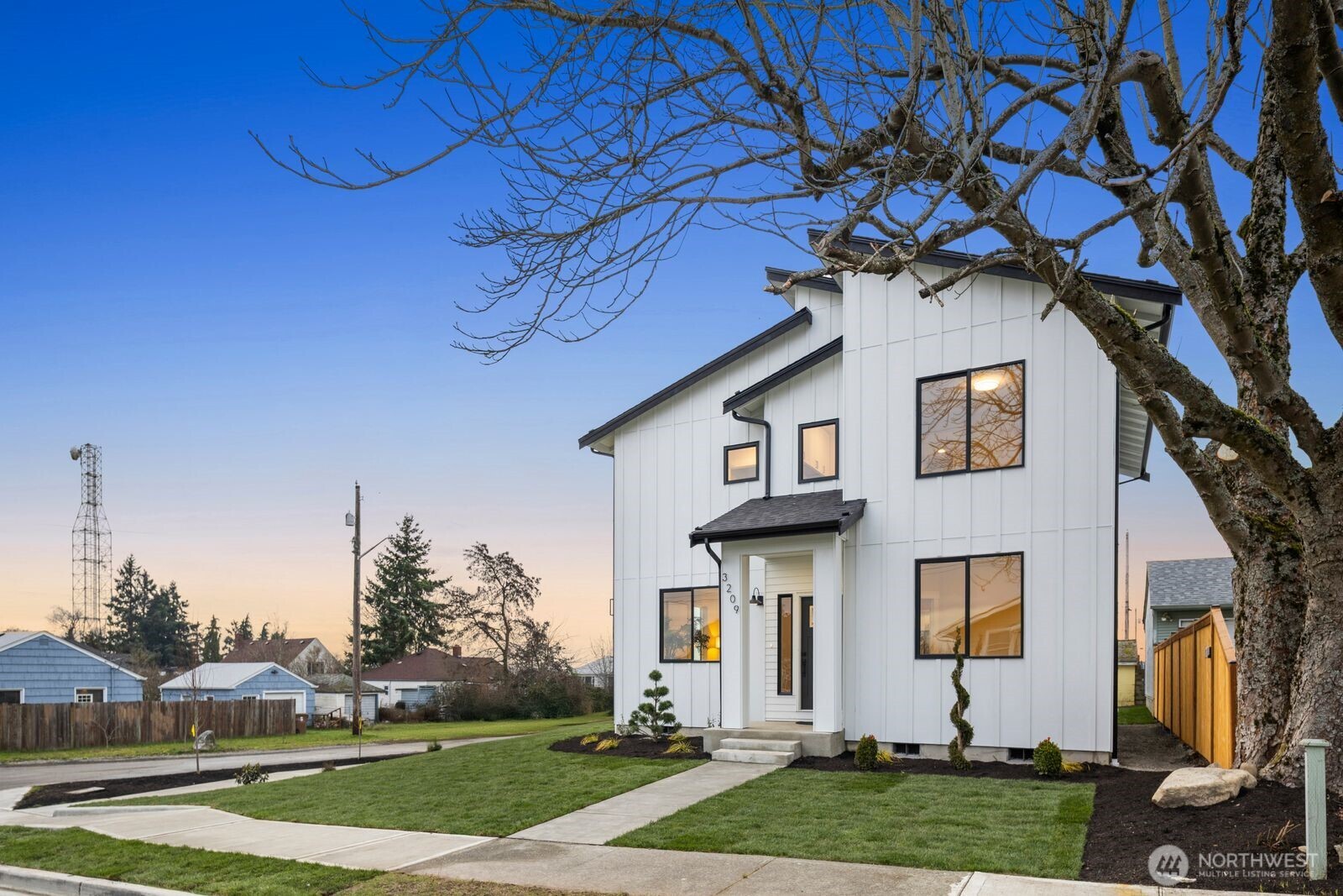 3209 East J Street Tacoma, WA 98404 - Photo 3 of 40