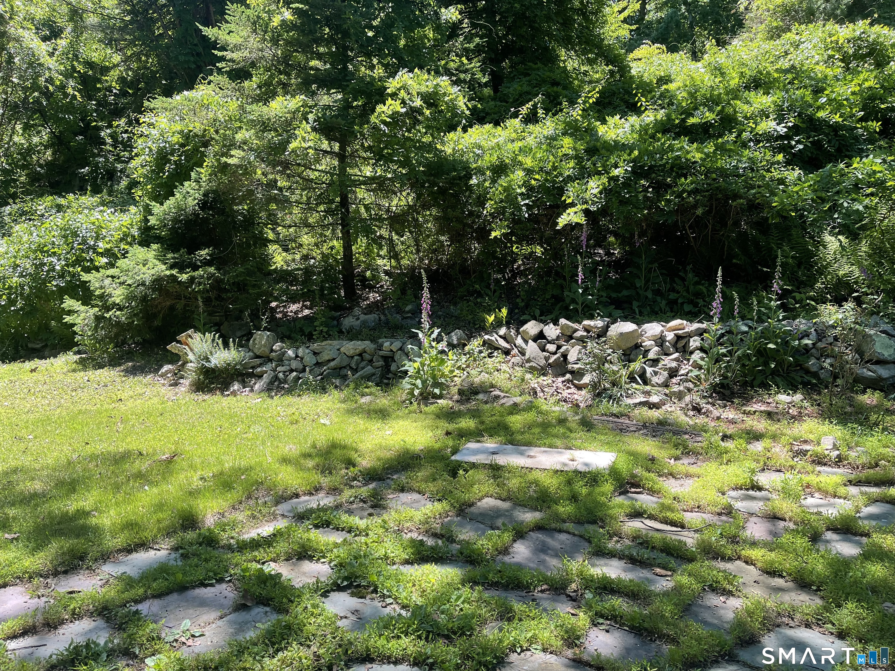 11 Tubbs Spring Drive Weston, CT 06883 - Photo 17 of 36 Peaceful and private