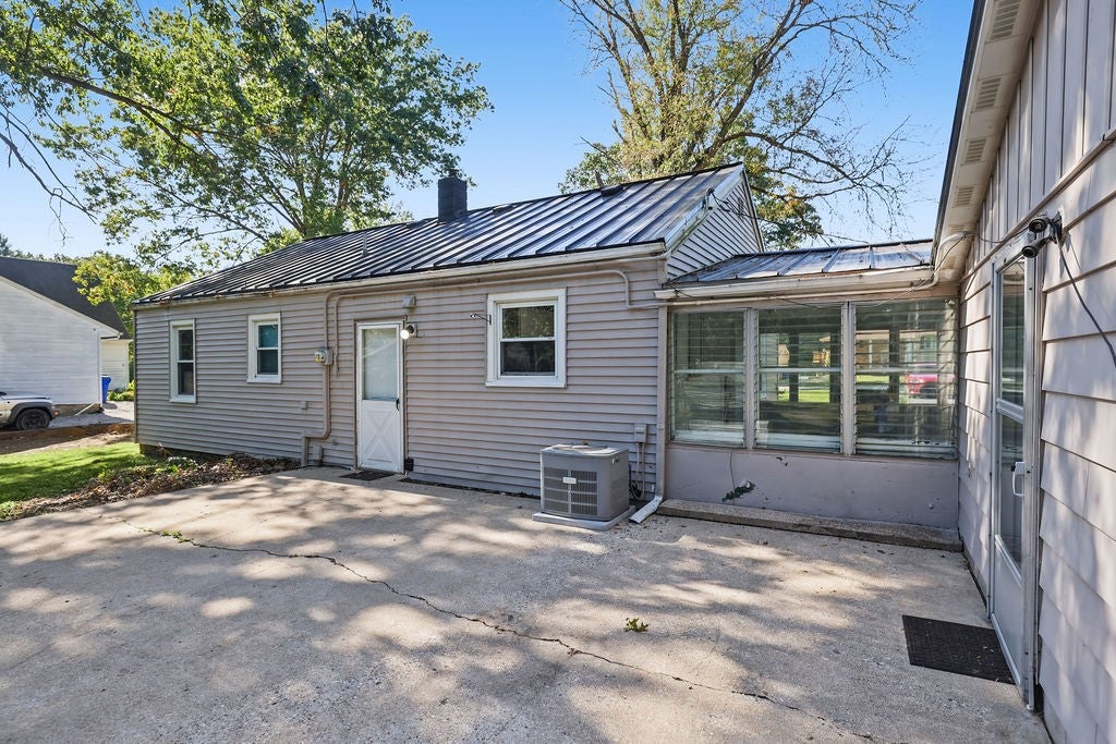 2832 North Fairview Avenue Decatur, IL 62526 - Photo 22 of 27 Gallery Image 22