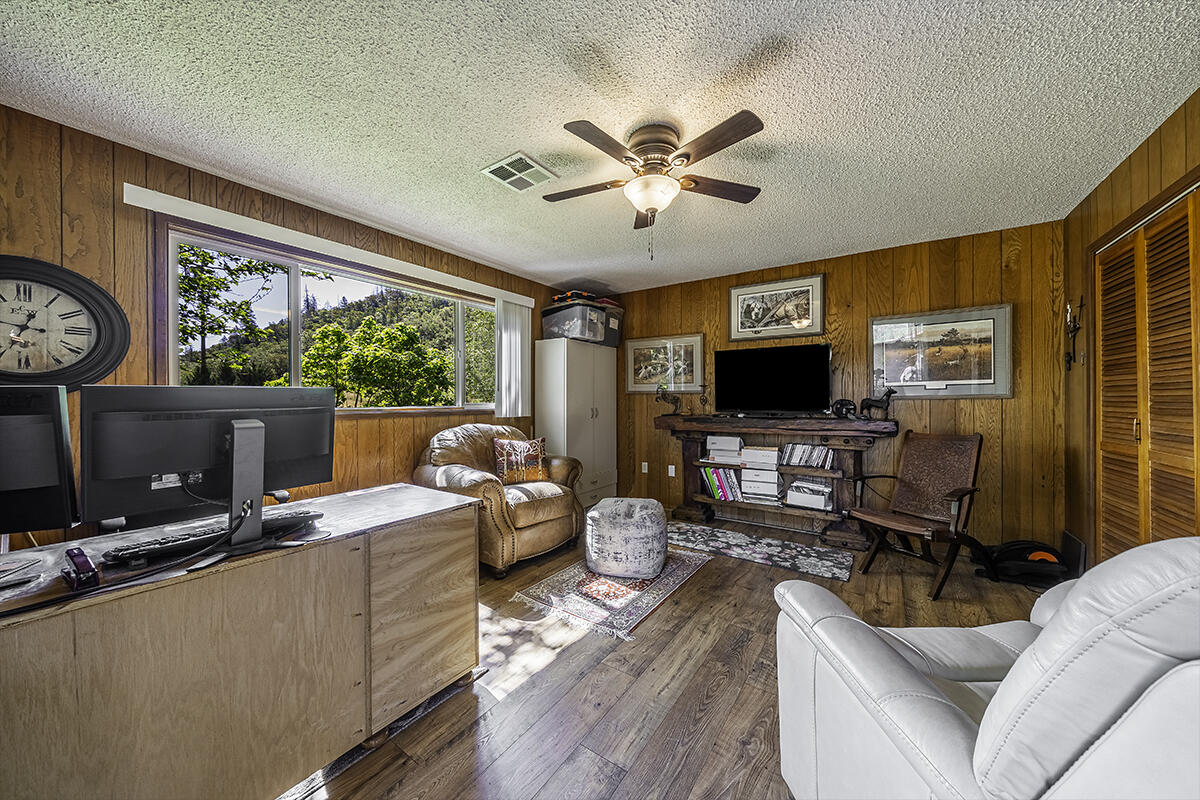 5388 Kane Creek Road Central Point, OR 97502 - Photo 18 of 48 DSC01844-Edit