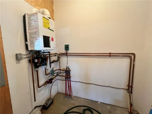 $299,000 | 270 E Road, Heuvelton, NY 13654