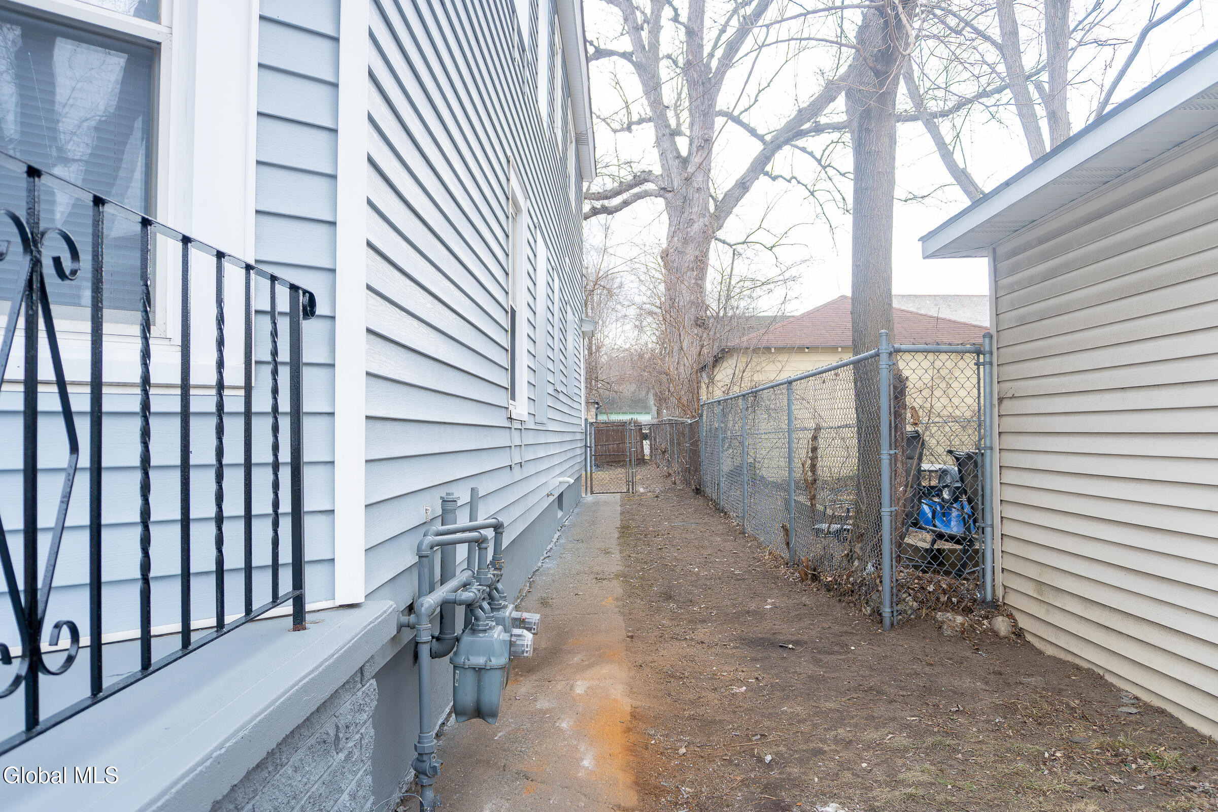 418 3rd Street, Unit 2 Schenectady, NY 12306 - Photo 26 of 29 _DSC2863