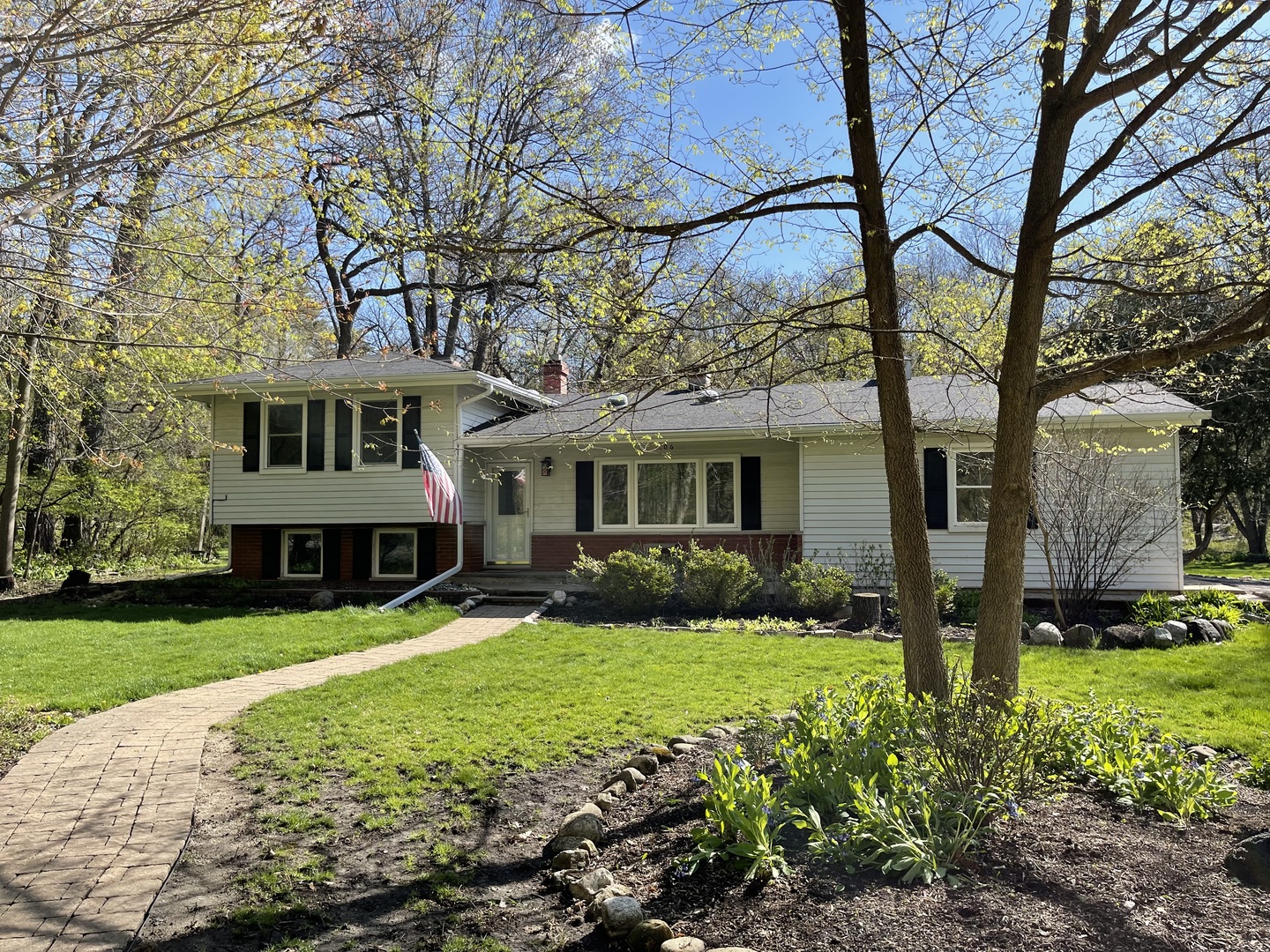 106 Trout Valley Road, Trout Valley, IL 60013 Compass