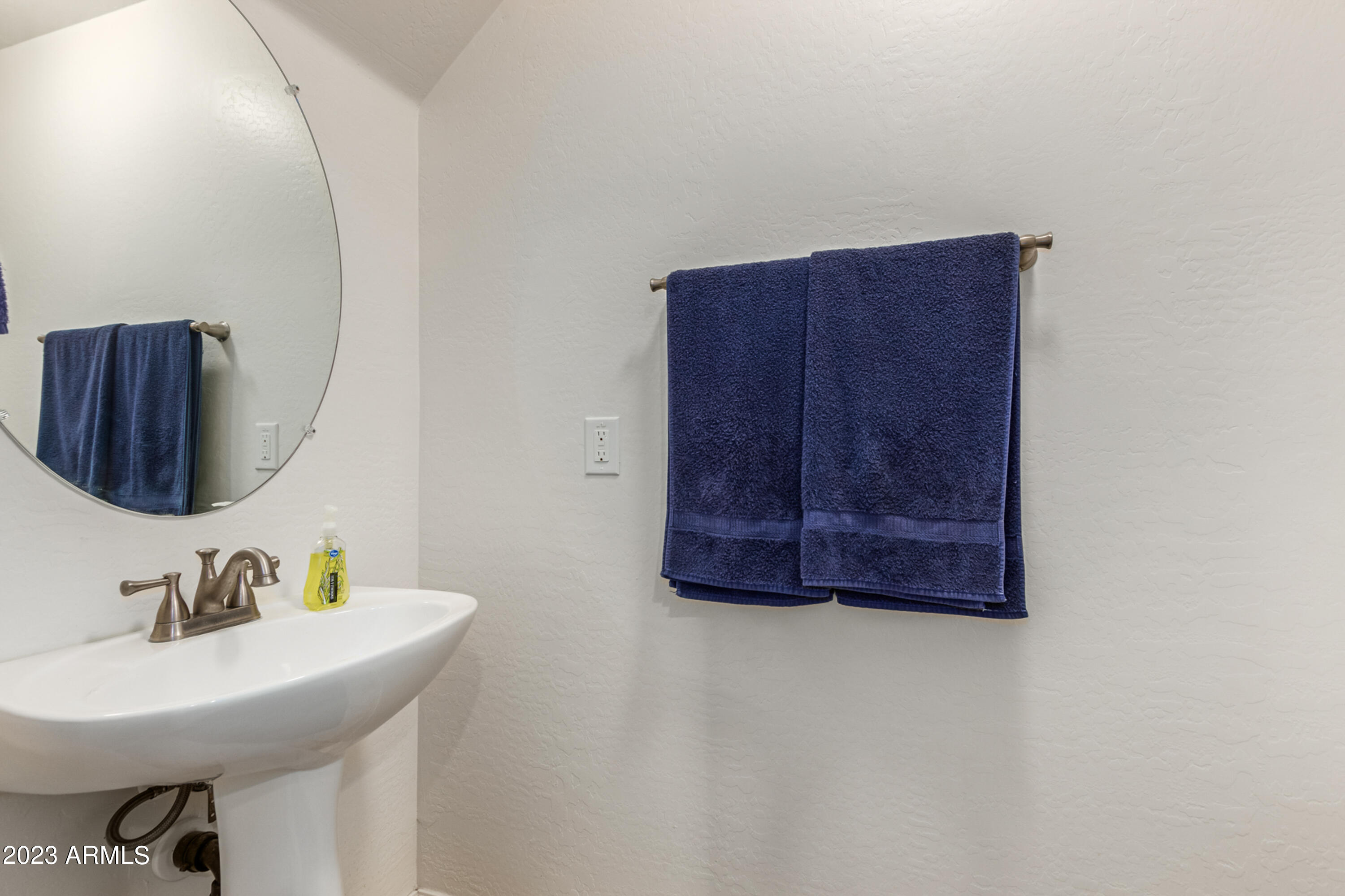 2232 East Pecan Road Phoenix, AZ 85040 - Photo 12 of 35 12 - Pecan
