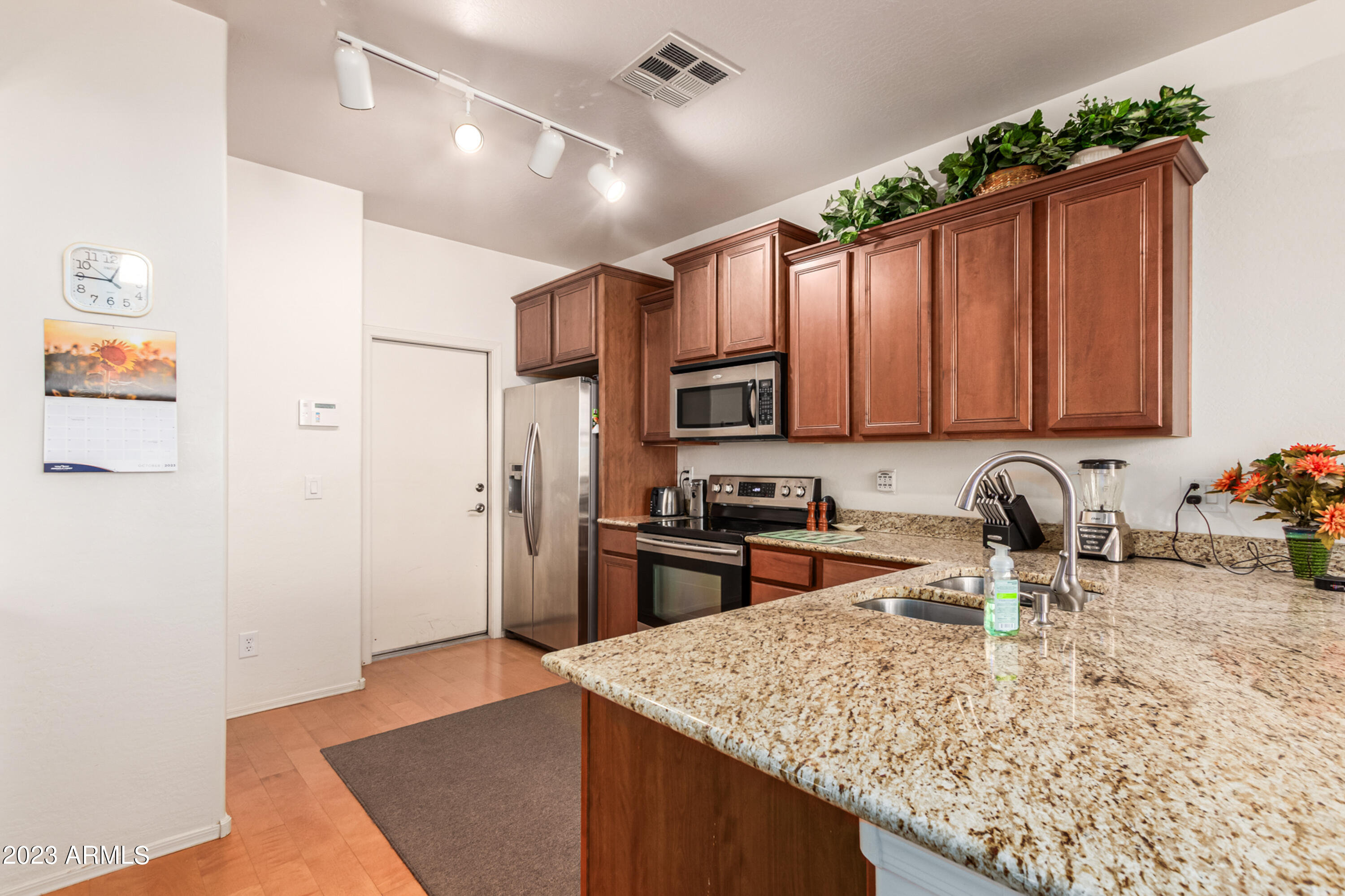 2232 East Pecan Road Phoenix, AZ 85040 - Photo 10 of 35 10 - Pecan
