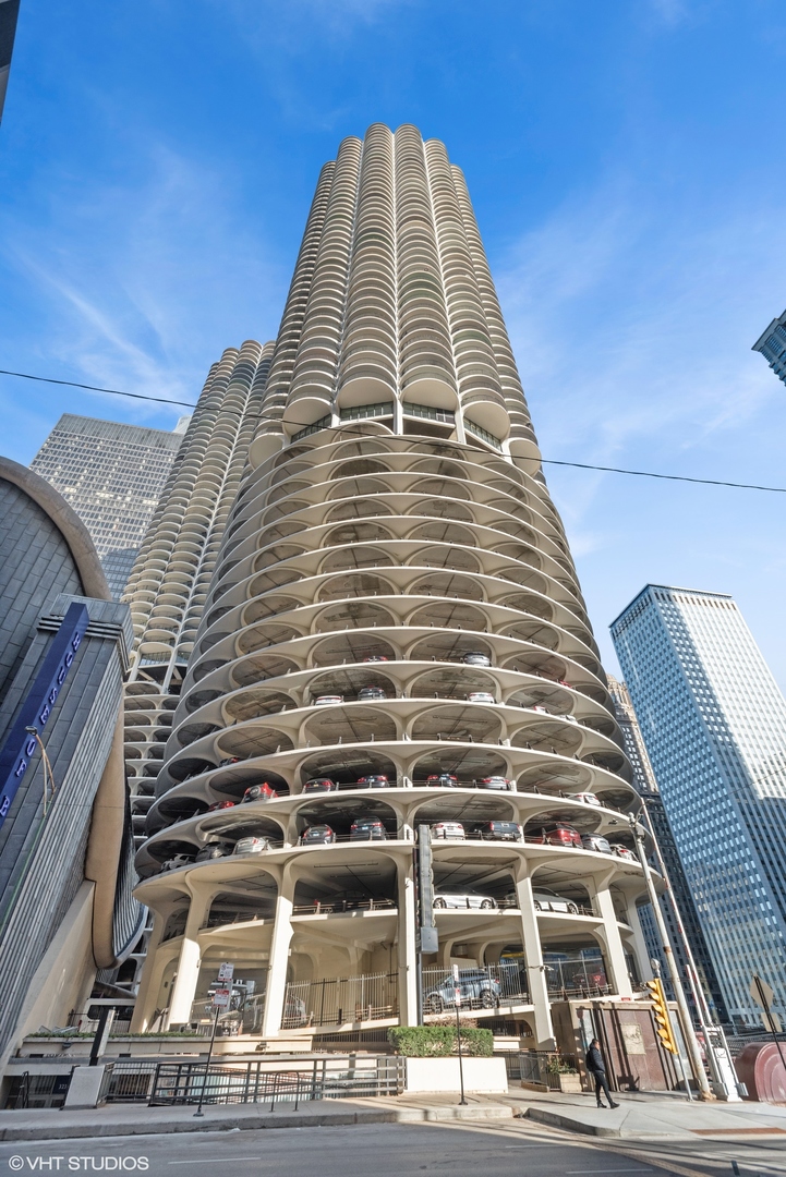 300 North State St Unit 4407  