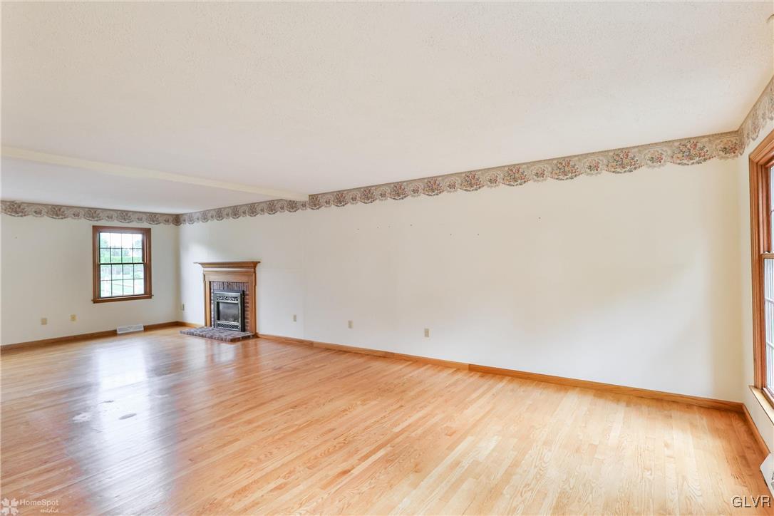 1097 Hawthorn Road Allentown, PA 18103 - Photo 15 of 46 Gallery Image 15