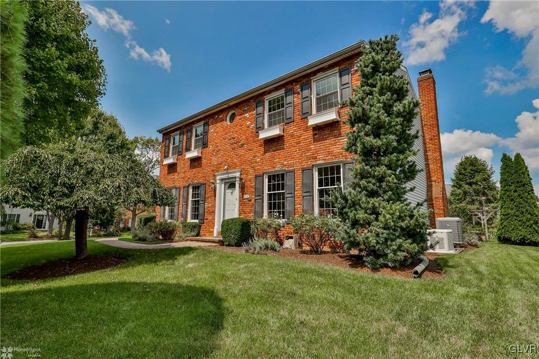 1097 Hawthorn Road Allentown, PA 18103 - Photo 2 of 46 Gallery Image 2
