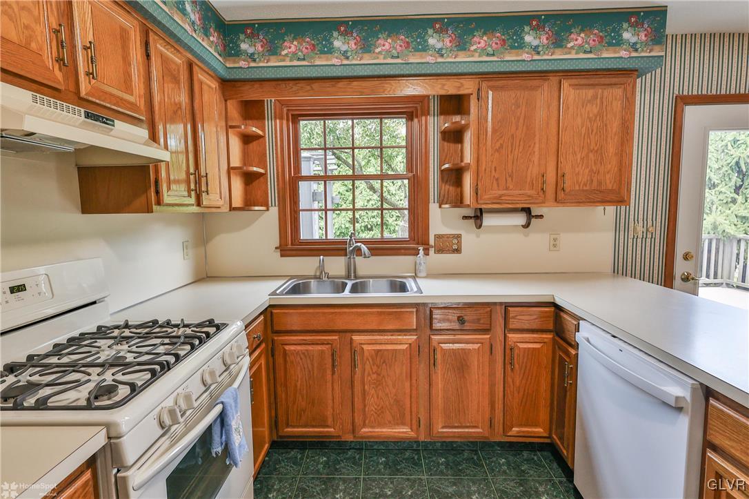 1097 Hawthorn Road Allentown, PA 18103 - Photo 23 of 46 Gallery Image 23