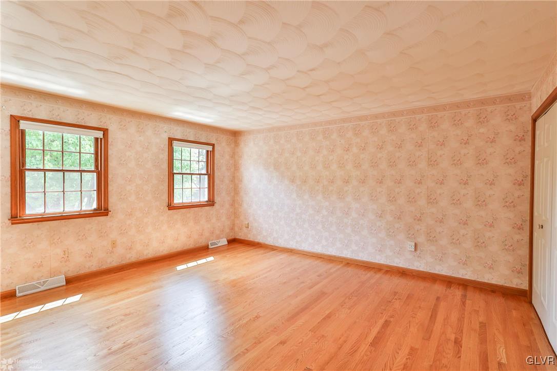 1097 Hawthorn Road Allentown, PA 18103 - Photo 29 of 46 Gallery Image 29