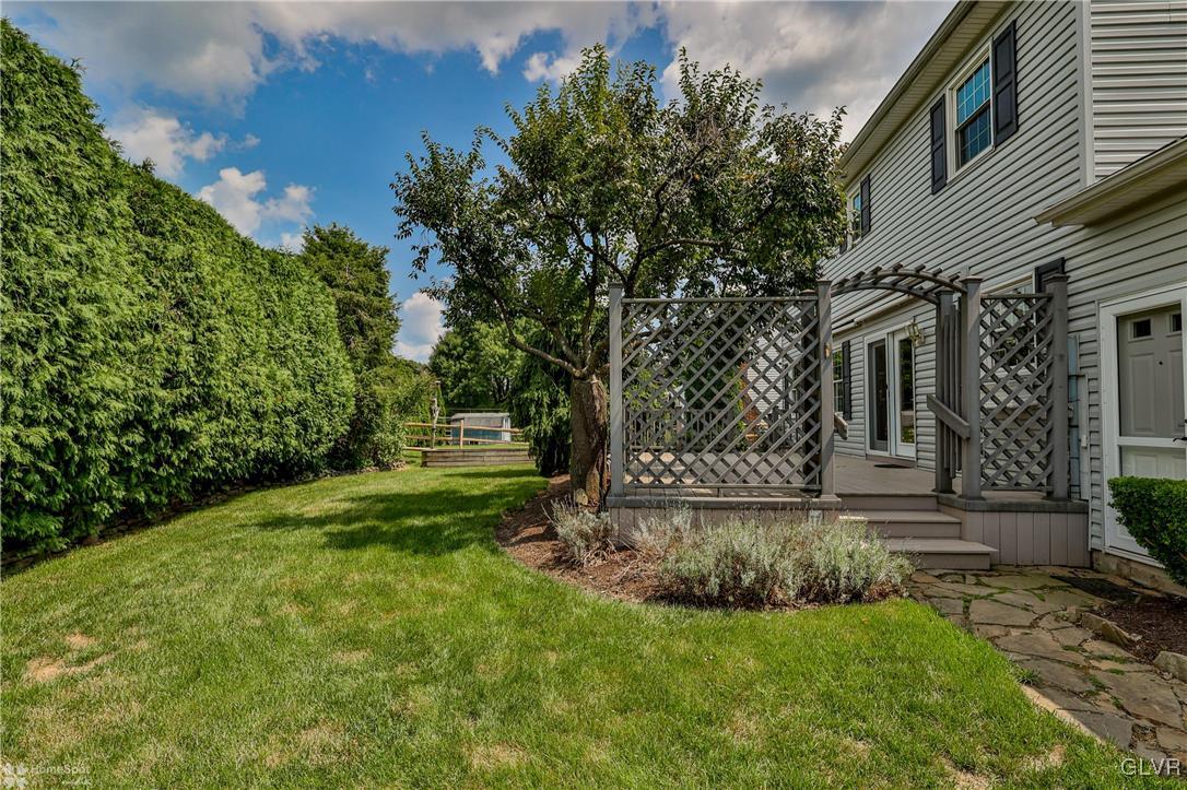 1097 Hawthorn Road Allentown, PA 18103 - Photo 4 of 46 Gallery Image 4