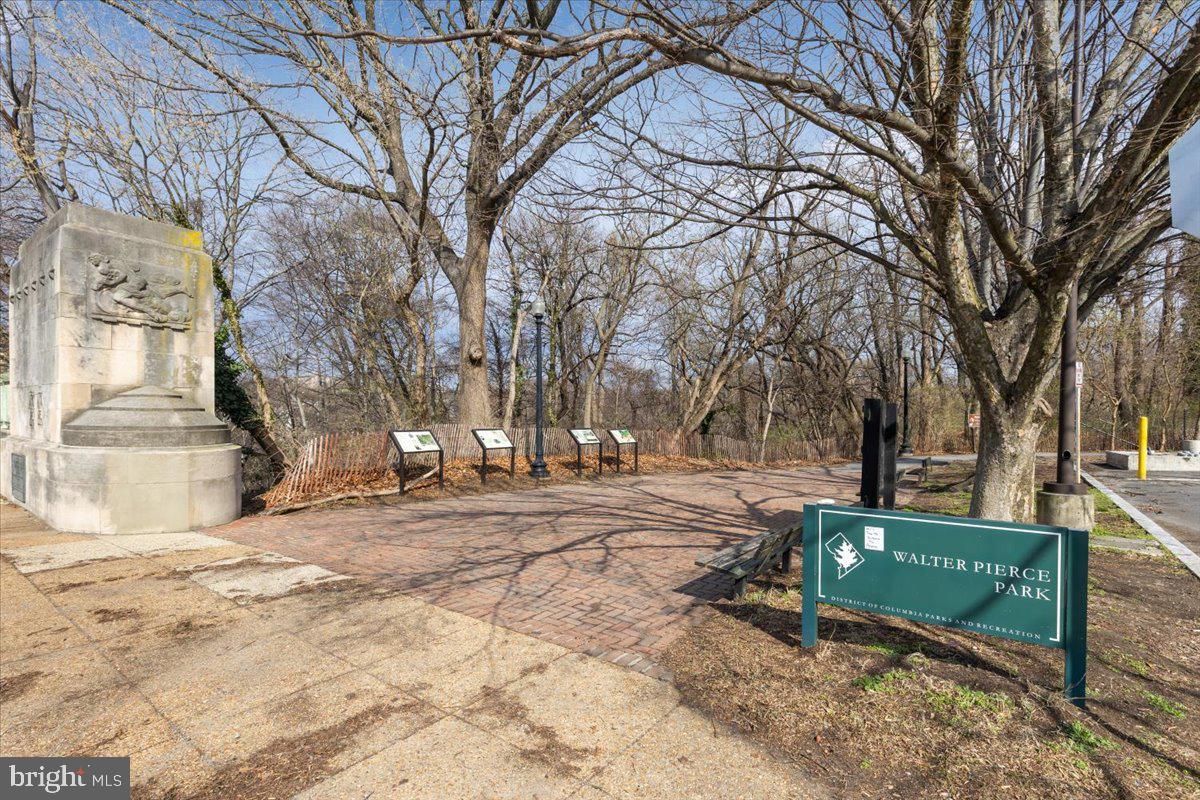 1949 Calvert Street Northwest, Unit E Washington, DC 20009 - Photo 25 of 29 a sign board with parking space