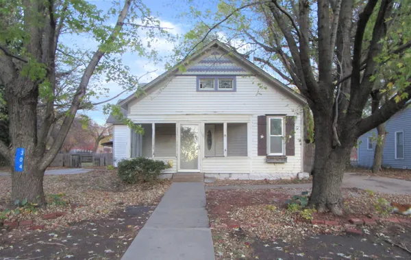 $89,900 | 304 Spruce Street, Halstead, KS 67056