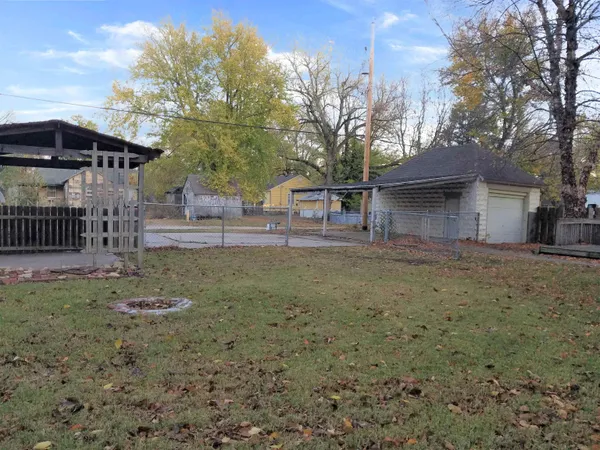 $89,900 | 304 Spruce Street, Halstead, KS 67056
