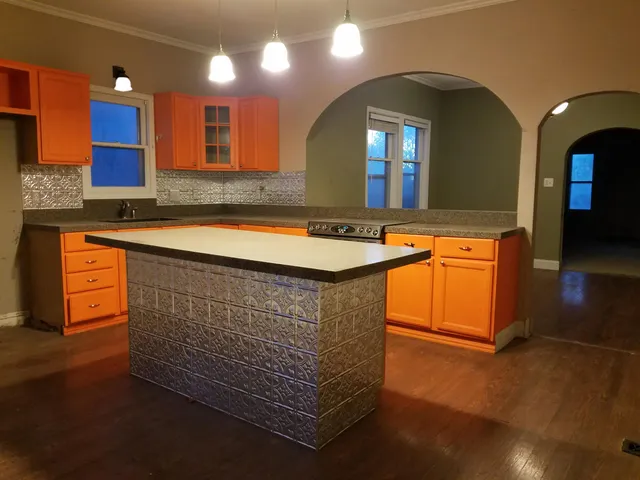 $89,900 | 304 Spruce Street, Halstead, KS 67056