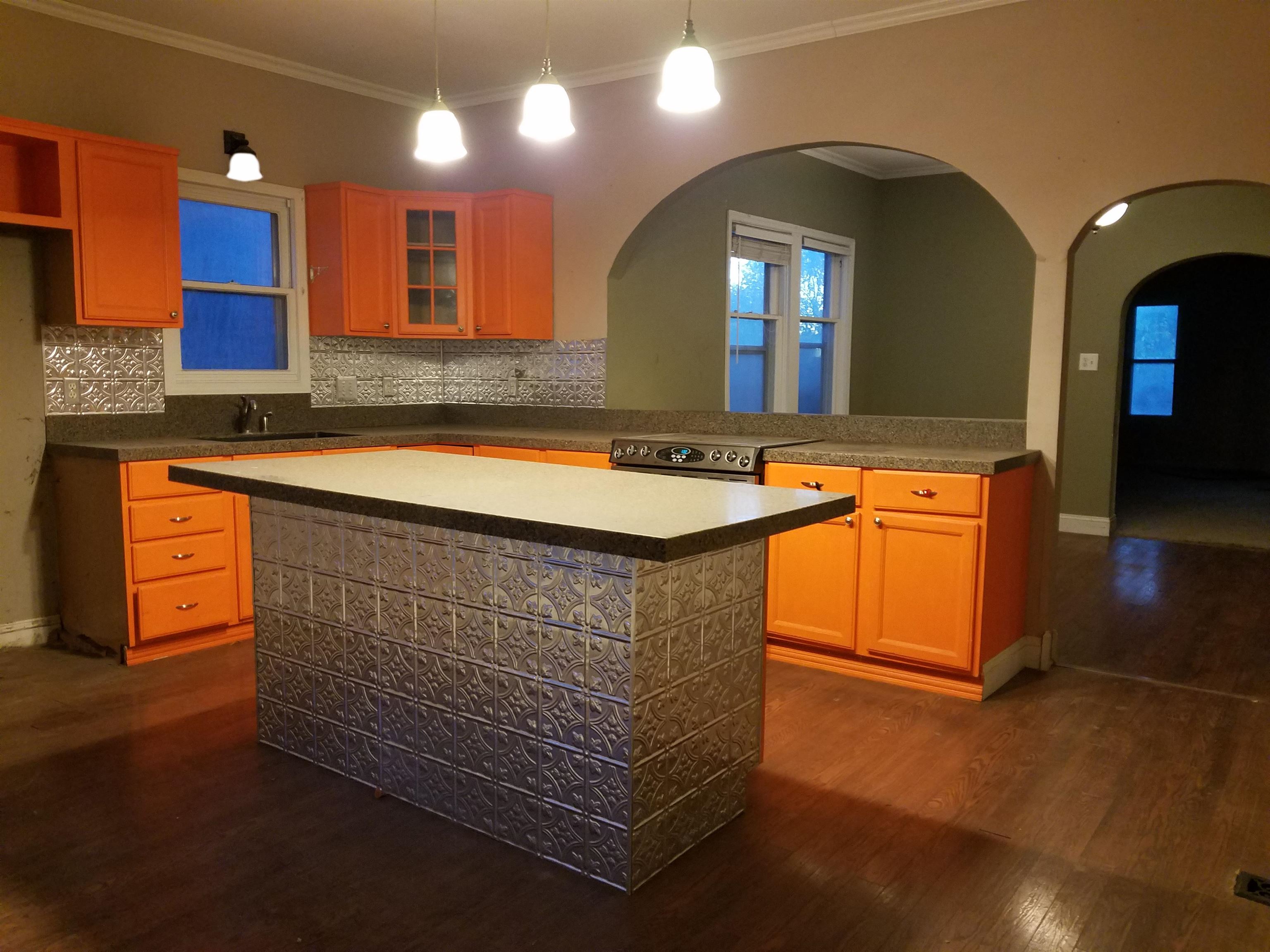 304 Spruce Street Halstead, KS 67056 - Photo 8 of 18