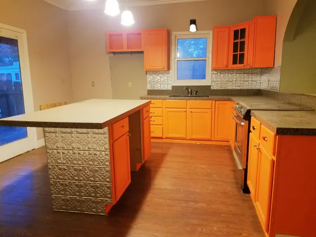 $89,900 | 304 Spruce Street, Halstead, KS 67056