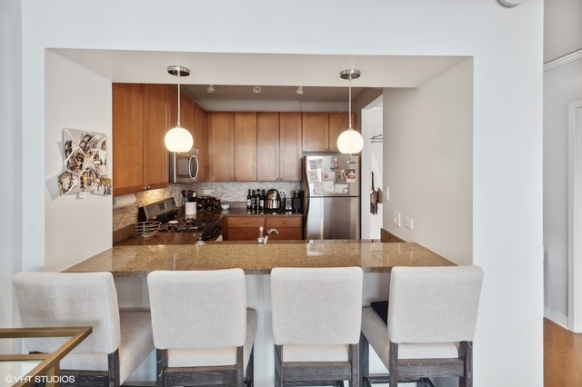 200 North Jefferson Street, Unit 1307 Chicago, IL 60661 - Photo 6 of 17