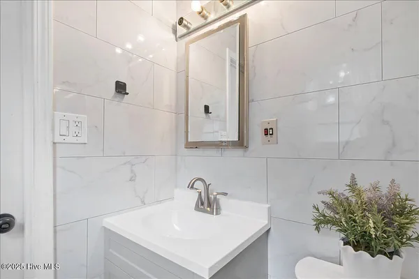 $2,000 | 825 North Saylor Street, Southern Pines, NC 28387