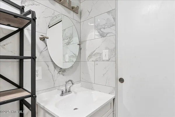 $2,000 | 825 North Saylor Street, Southern Pines, NC 28387