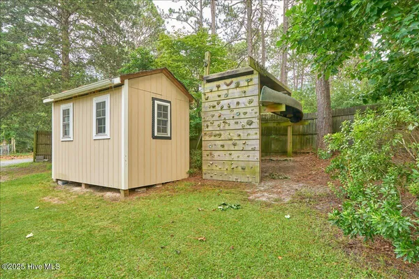 $2,000 | 825 North Saylor Street, Southern Pines, NC 28387