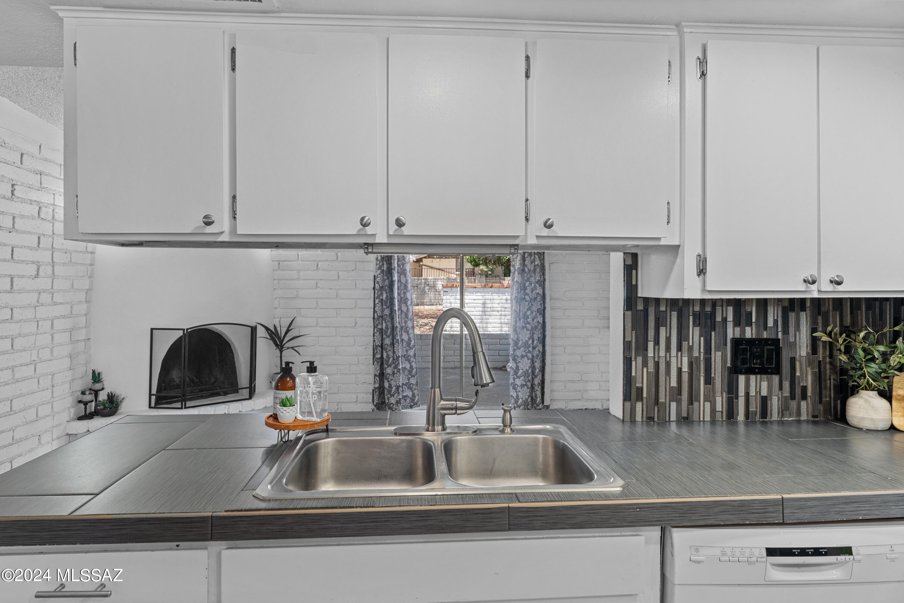 400 Villa Street Rio Rico, AZ 85648 - Photo 10 of 35