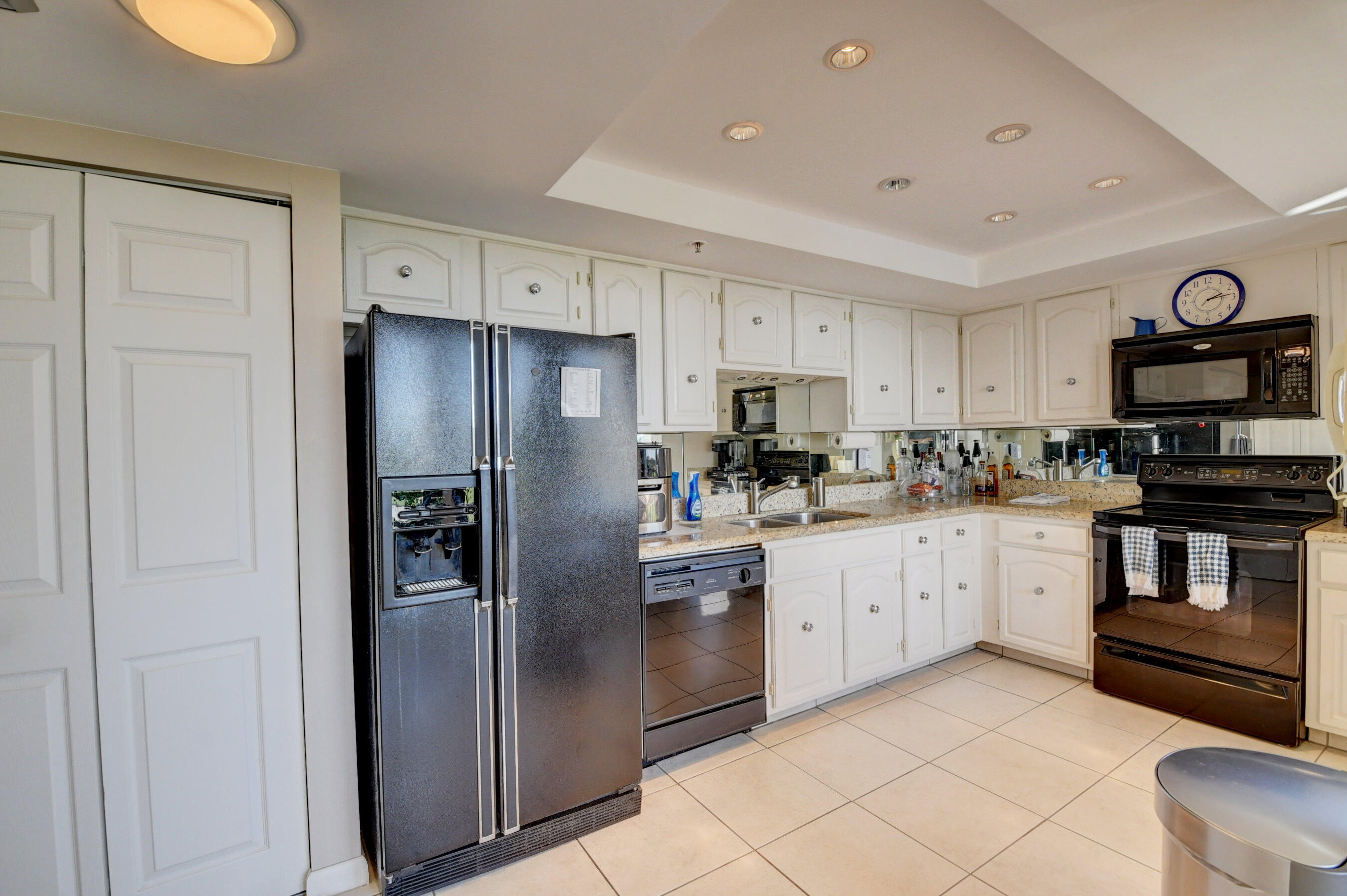 7754 Lakeside Boulevard, Unit 441 Boca Raton, FL 33434 - Photo 14 of 35 Kitchen