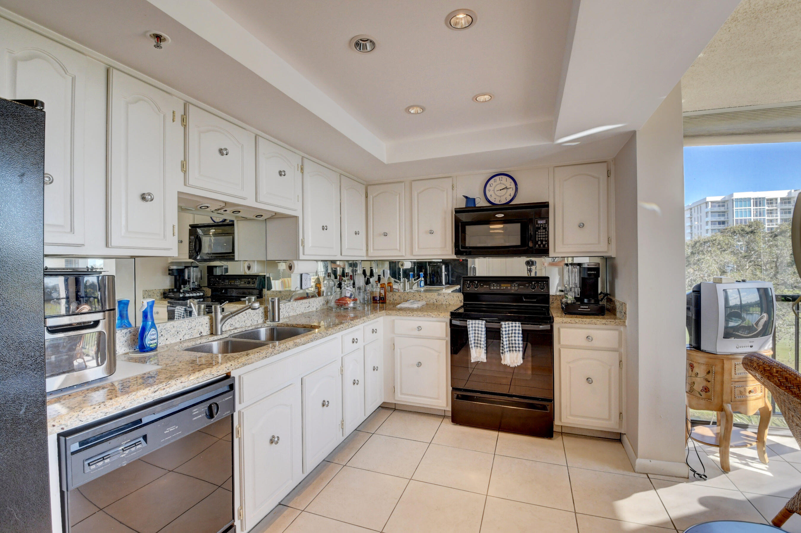 7754 Lakeside Boulevard, Unit 441 Boca Raton, FL 33434 - Photo 15 of 35 Kitchen