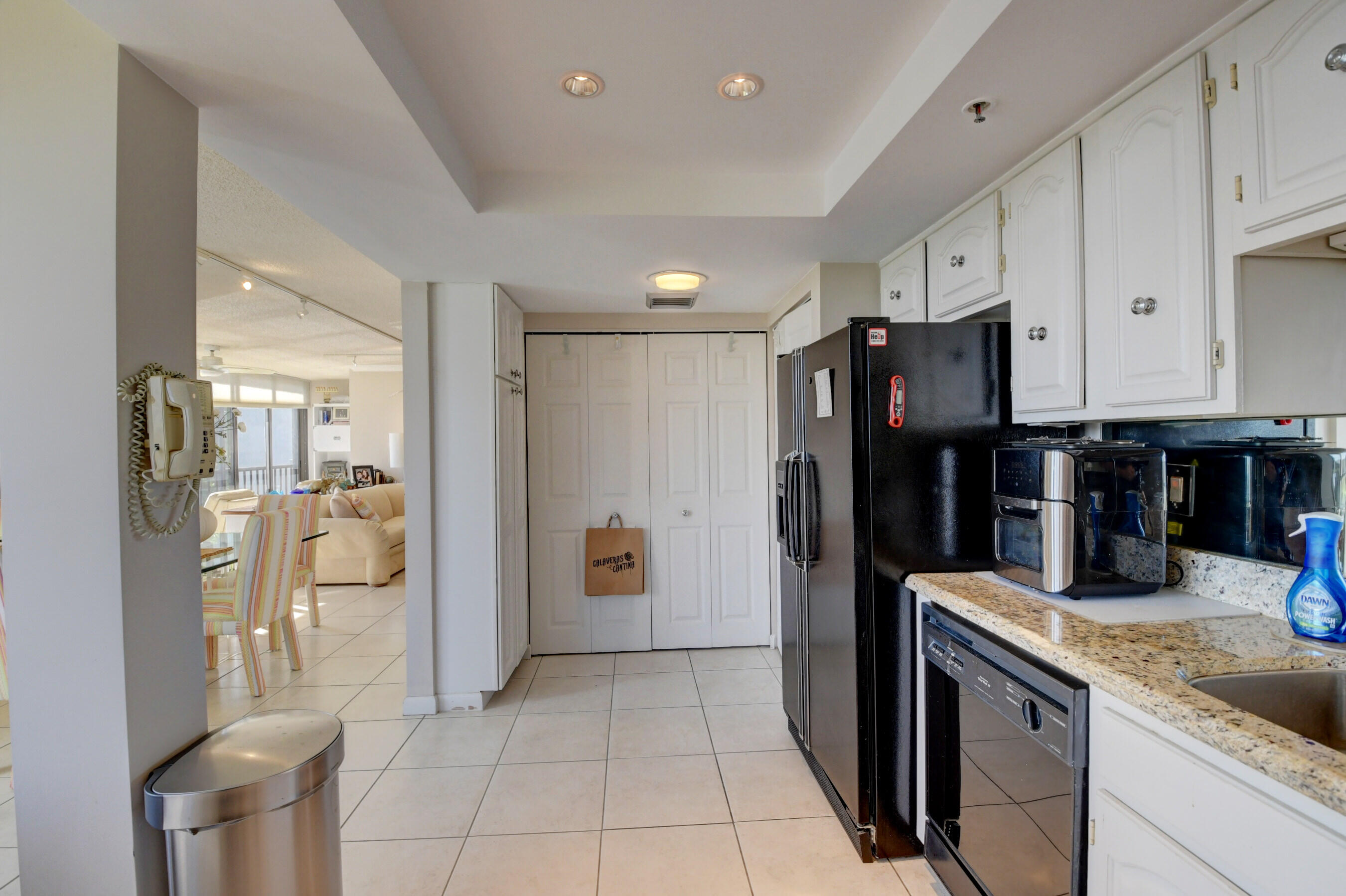 7754 Lakeside Boulevard, Unit 441 Boca Raton, FL 33434 - Photo 16 of 35 Kitchen