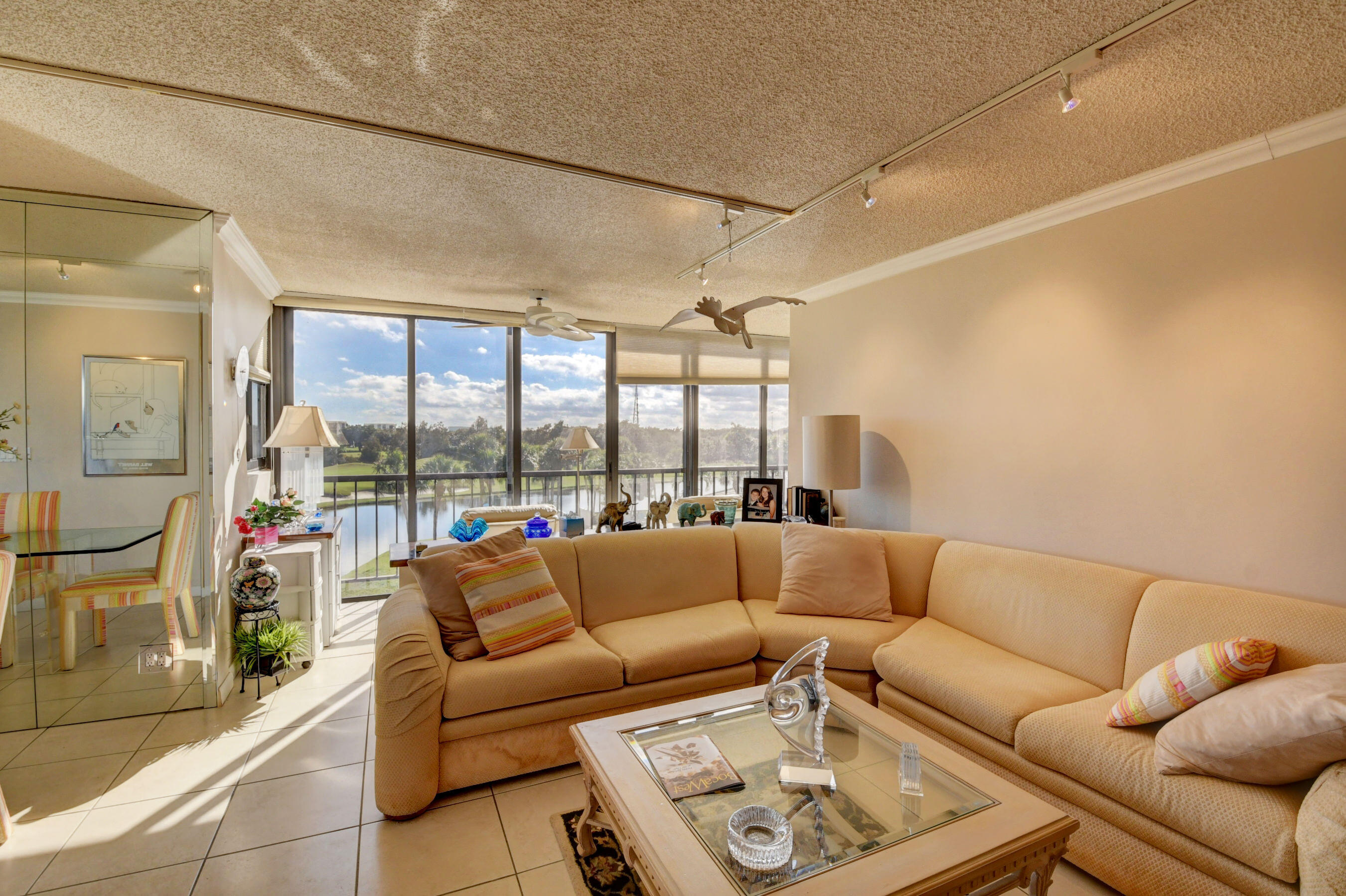 7754 Lakeside Boulevard, Unit 441 Boca Raton, FL 33434 - Photo 6 of 35 Living