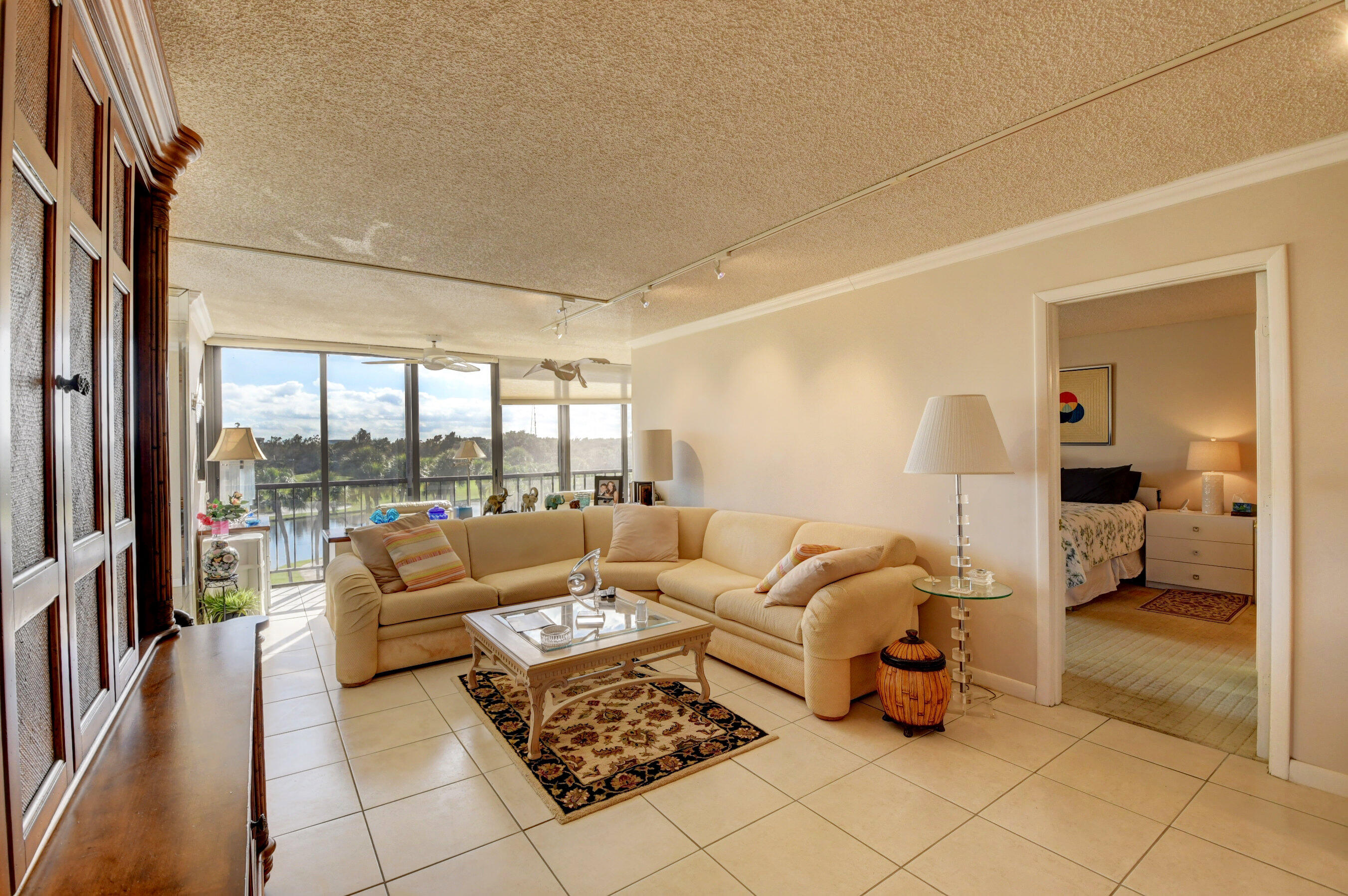 7754 Lakeside Boulevard, Unit 441 Boca Raton, FL 33434 - Photo 8 of 35 Living