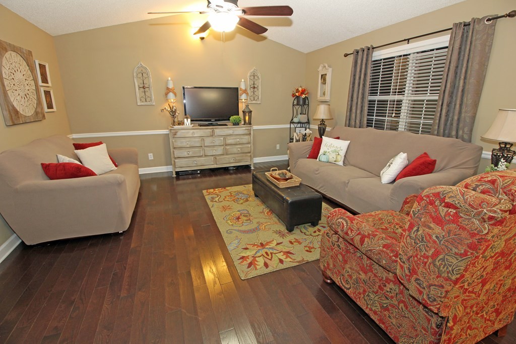 587 Long Road Chatsworth, GA 30705 - Photo 3 of 17
