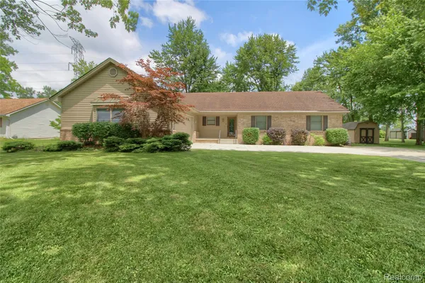 $465,000 | 24487 Dugan Drive, New Boston, MI 48164