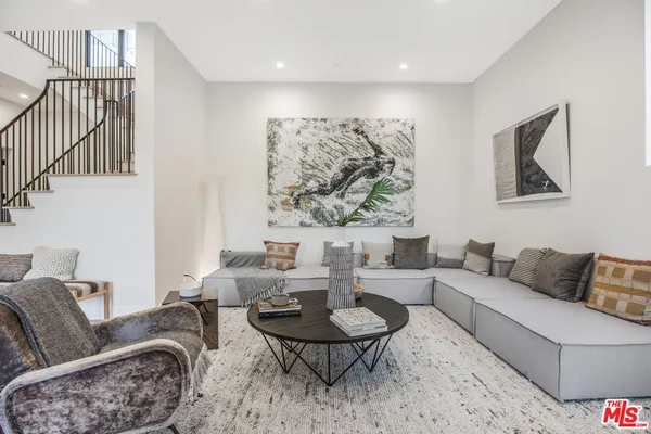 $17,850 | 3101 Belden Drive, Los Angeles, CA 90068