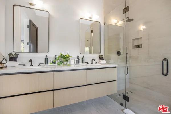 $17,850 | 3101 Belden Drive, Los Angeles, CA 90068