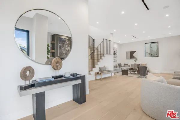 $17,850 | 3101 Belden Drive, Los Angeles, CA 90068