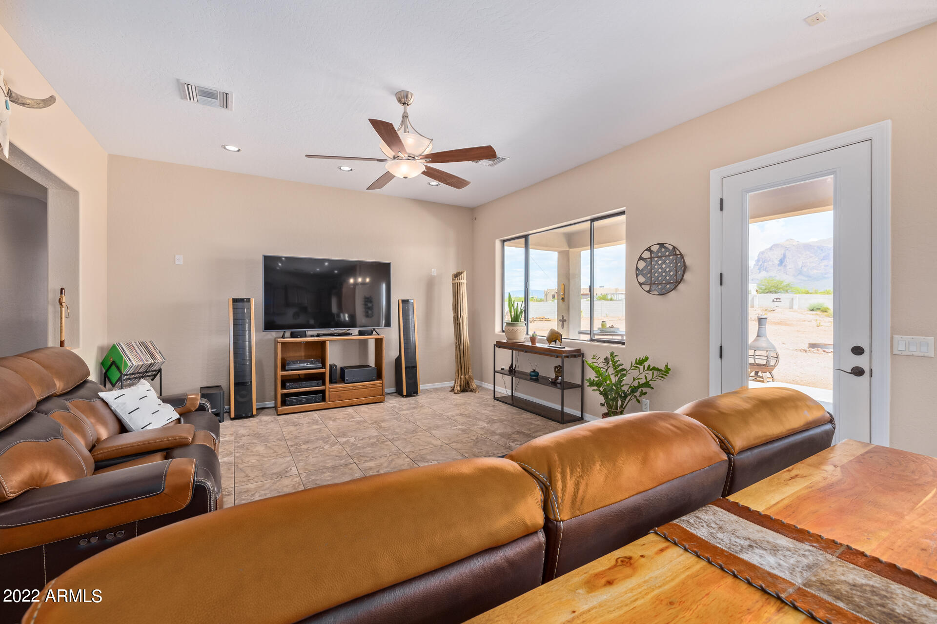 1879 North Hilton Road Apache Junction, AZ 85119 - Photo 21 of 89 14 - Hilton