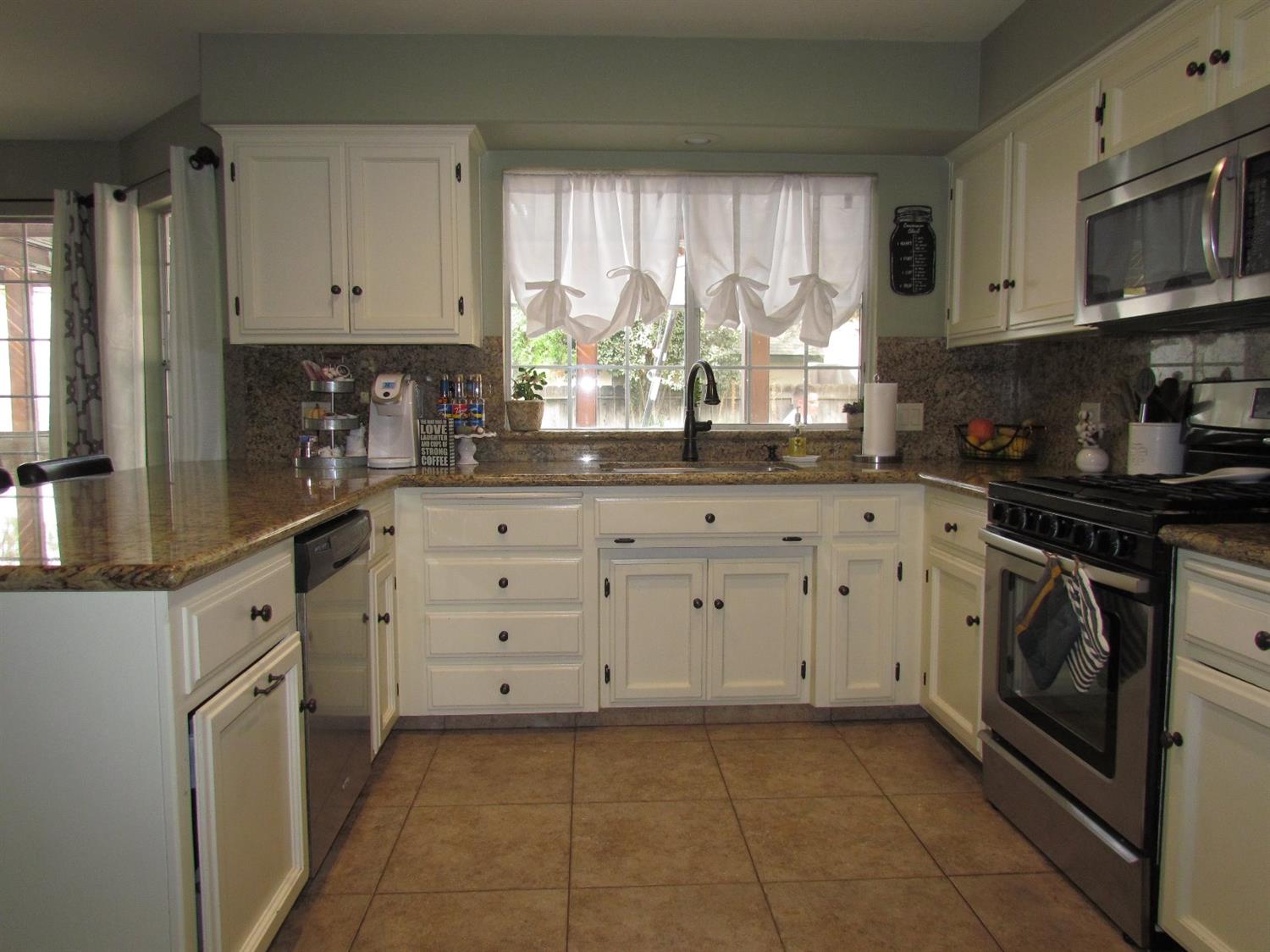 1574 West Eymann Avenue Reedley, CA 93654 - Photo 13 of 40 Gallery Image 13