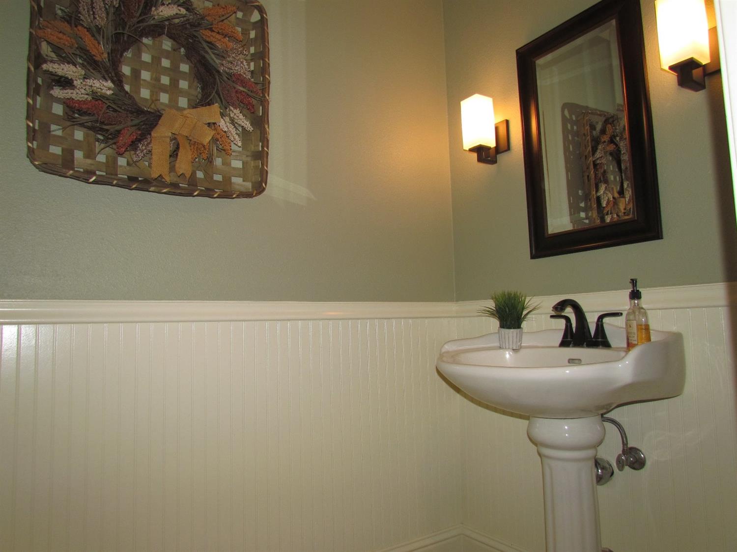 1574 West Eymann Avenue Reedley, CA 93654 - Photo 16 of 40 Gallery Image 16
